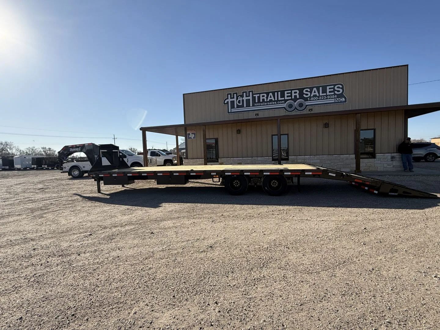 Diamond C Gooseneck at H&H Trailers